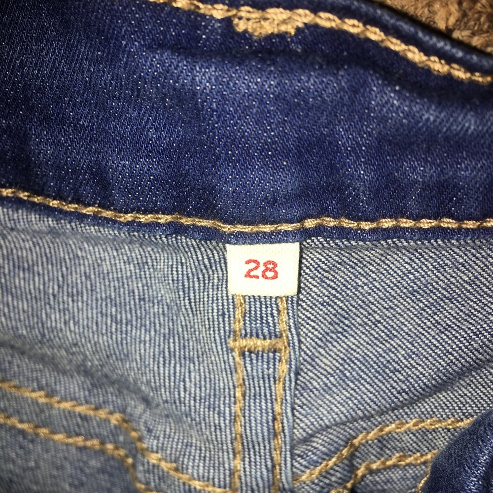 LEVIS SHORTS! - Picture 3 of 3